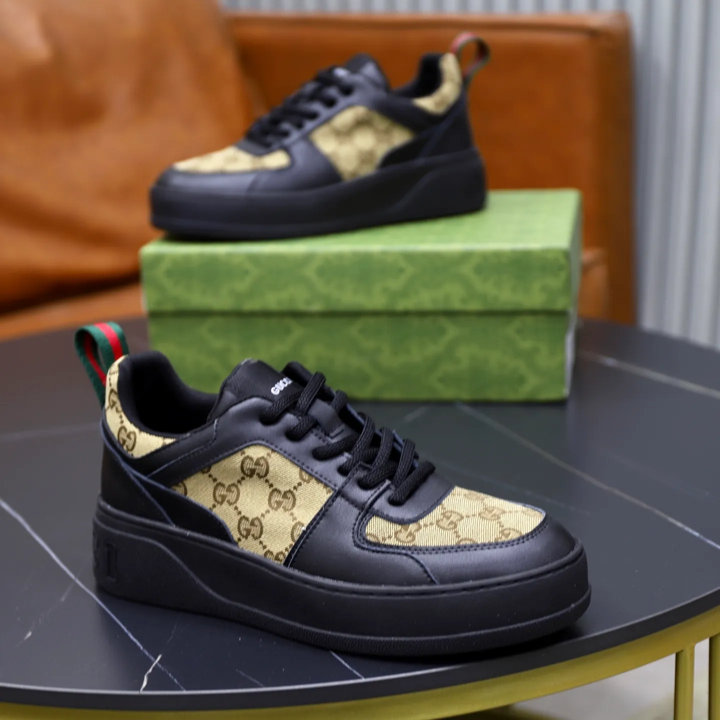 Ex-factory price: 420💰🙅‍♂️🙅‍♂️🙅‍♂️ Brand: GUCCI Standard code: 38-44 (45 customized) Grade: Same as the official website Material: Original cowhide material spliced with brand cloth Comfortable and breathable lining Lightweight and wear-resistant sports outsole Style category: Men's fashion casual shoes Running sports shoes Distinguished luxury brand elements Top luxury color: actual picture color